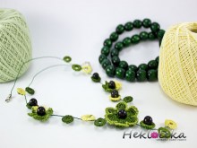 green-flowers-and-circles4